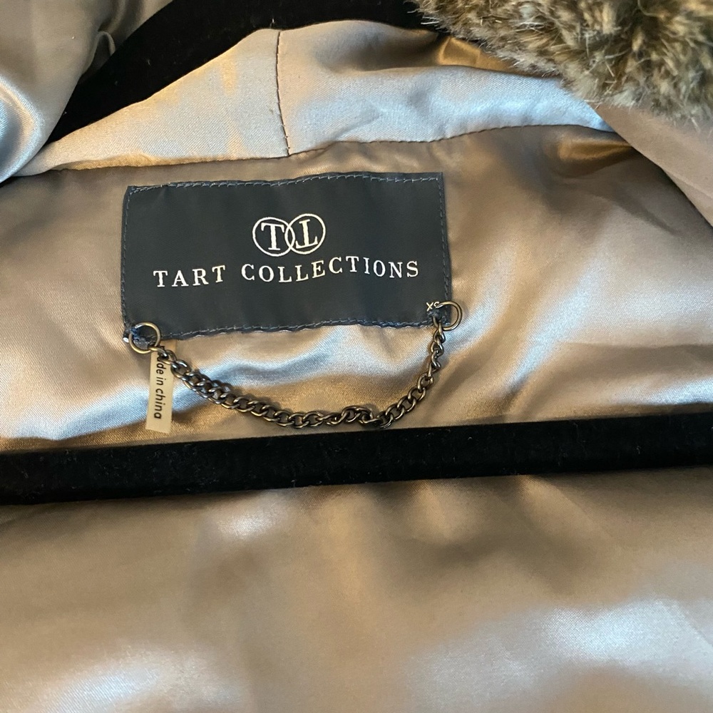 Tart Collections Ultra-Realistic Faux Mink Vest - Picture 4 of 5